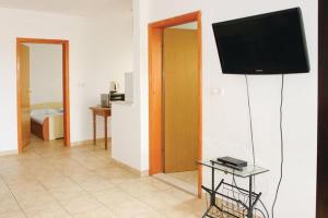 Apartments iovo - Comfort One Bedroom Apartment with Terrace A2
