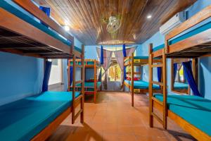 Giường Trong Phòng Nghỉ Tập Thể 8 Giường Cho Cả Nam Và Nữ (Bed in 8-Bed Mixed Dormitory Room)