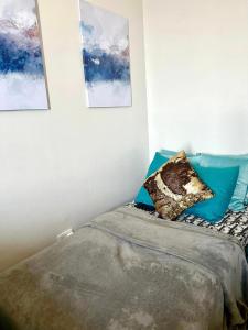 Stunning Mountain and Sea View