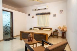 5 bhk villa with swimming pool