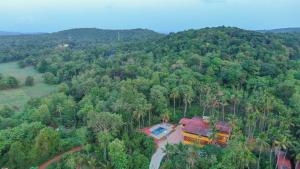5 bhk villa with swimming pool