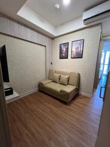 Gold Coast Room Classic PRS studio netflix