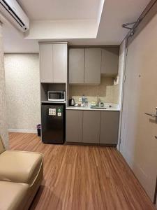 Gold Coast Room Classic PRS studio netflix