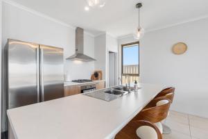 Serenity 24 Tyro Pde Hindmarsh Island - No Linen Included