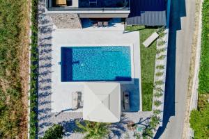 Villa Bavigo for 8 people near Pula with wellness & children playground