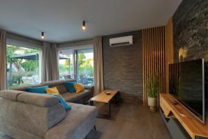 Villa Bavigo for 8 people near Pula with wellness & children playground