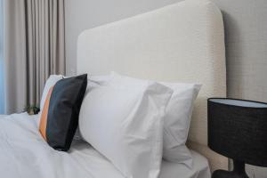 Cozy 1BR Midtown 20 Mins to Mall of Emirates by Vibel