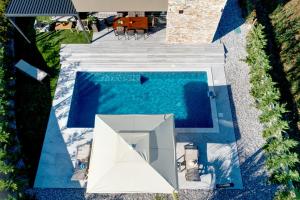 Villa Pieron for 8 people near Pula with heated pool & spa