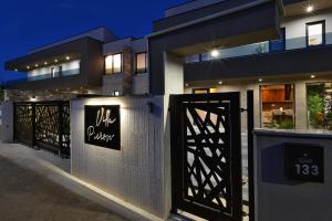 Villa Pieron for 8 people near Pula with heated pool & spa