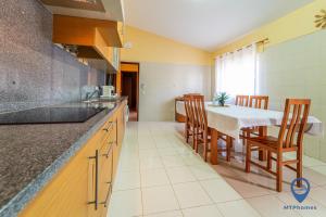 Orange House by MTPhomes