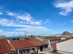 Appartements Le Panier - Joli duplex Centre ville historique avec grande terrasse et balneo proche Vieux Port : photos des chambres