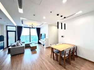Luxury Apartment in Vinhomes Metropolis Hanoi
