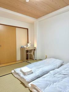 205号室南海空港線沿い花園町駅2分和室ミニキッチンと専用バスルーム付きアクセス抜群