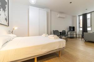 Allo Apartments Santa María III Centro Loft