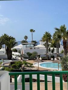 Precioso rincón entre el mar y los volcanes