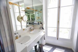 Maisons d'hotes LES FRENES EN PROVENCE-CHATEAU ZEN : Maison 6 Chambres