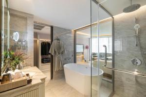 Deluxe hướng sông (Deluxe River View)