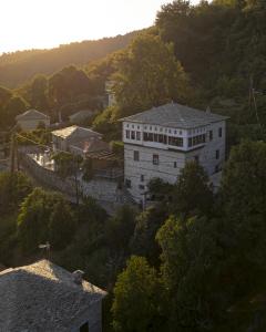 Santikos Mansion, Santikos Collection