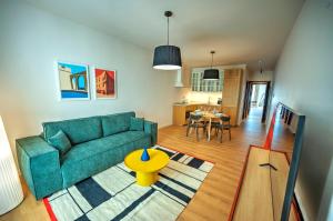 Large and stylish 1 bedroom 2 bathrooms AGER1-1