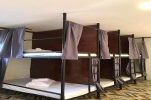 Avilas Hostel Moalboal near Beach