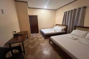 Avilas Hostel Moalboal near Beach