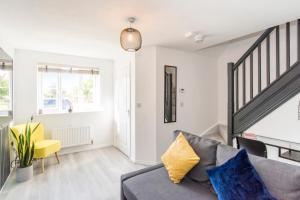 Host & Stay - Polwell Road