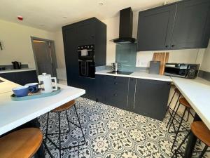 Contractors - Modern Home Gloucester City Centre