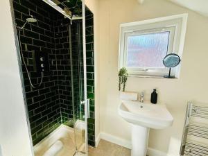 Contractors - Modern Home Gloucester City Centre