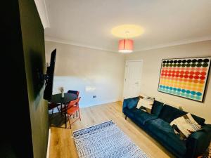 Contractors - Modern Home Gloucester City Centre