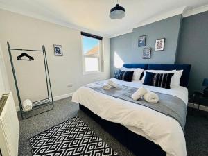 Contractors - Modern Home Gloucester City Centre