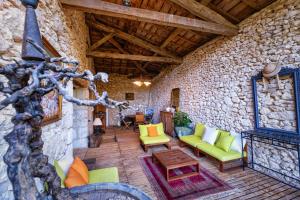 Maisons de vacances La Maison des Chenes - Piscine et grand terrain arbore dans une ambiance bucolique. : photos des chambres