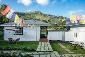 The Door to Nirvana Cottages - Yedapalli