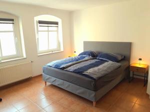 Seyfarthrooms - Ferienwohnung Zum Dorfladen Rathen - zentrale Lage mit direkter Anbindung an das Wanderwegenetz, moderne Inneneinrichtung