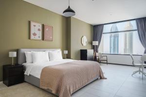 Blueground DIFC indoor pool fitness center DXB-1515