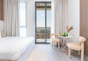 Stylish Studio Midtown 20 mins to Expo City by Vibel