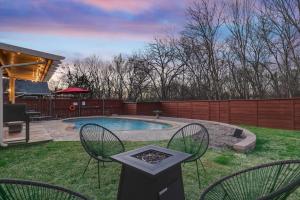 Glamorous 4BR 2,5BA Holiday Home with Pool, Game Room & Fire Pit