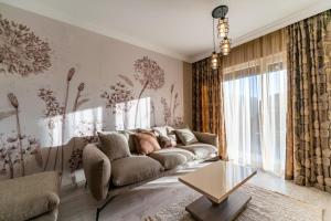 Luxury Cozy Apartments at Adora Park