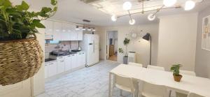 연지 White Linen House