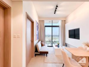 Stylish 1BR with Balcony in Azizi Riviera