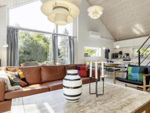 10 person holiday home in Væggerløse-By Traum