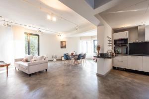 Duplex Walking from the Beach