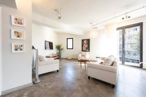 Duplex Walking from the Beach