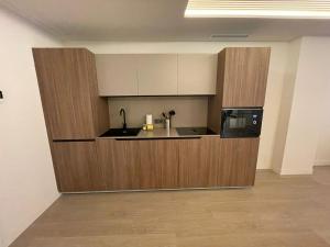 Edificio Reyes Católicos Alicante Centro by Renthas