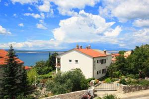 Two-Bedroom Apartment Crikvenica 3