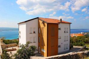One-Bedroom Apartment in Crikvenica LV