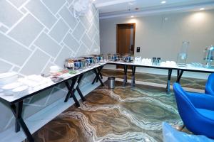 Hotel Nirvana Inn and Banquet-Near Expo Mart Greater Noida