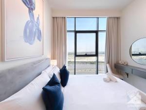 Elegant 1BR with Balcony in Azizi Riviera