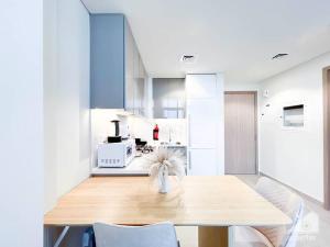 Elegant 1BR with Balcony in Azizi Riviera