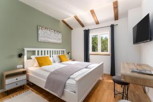 Casa Piano in a calm village enveloped by nature