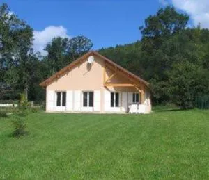 Gîte les 4 saisons - Intérieur bois - Lac de Chalain - Cerniébaud
